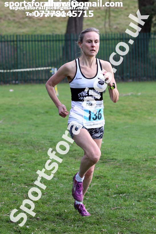 Senior womens and veteran Cathedral Relays, Birtley. Photo:  David T. Hewitson/Sports for All Pics
